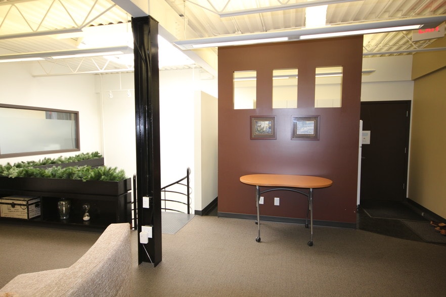 More Photos Of 11230 119th St NW, Edmonton Light Distribution For Lease