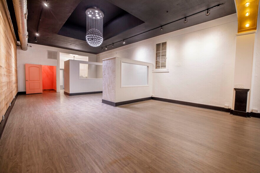 More Photos Of 511-513 Dr Martin Luther King Jr St N, Saint Petersburg Storefront Retail Office For Lease