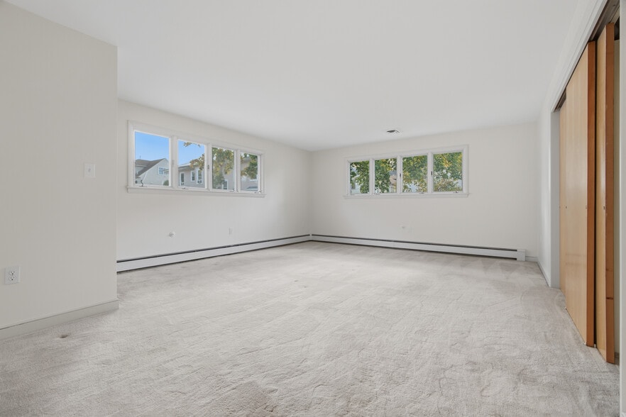 More Photos Of 37 Washington Ave, Waltham Multifamily For Sale