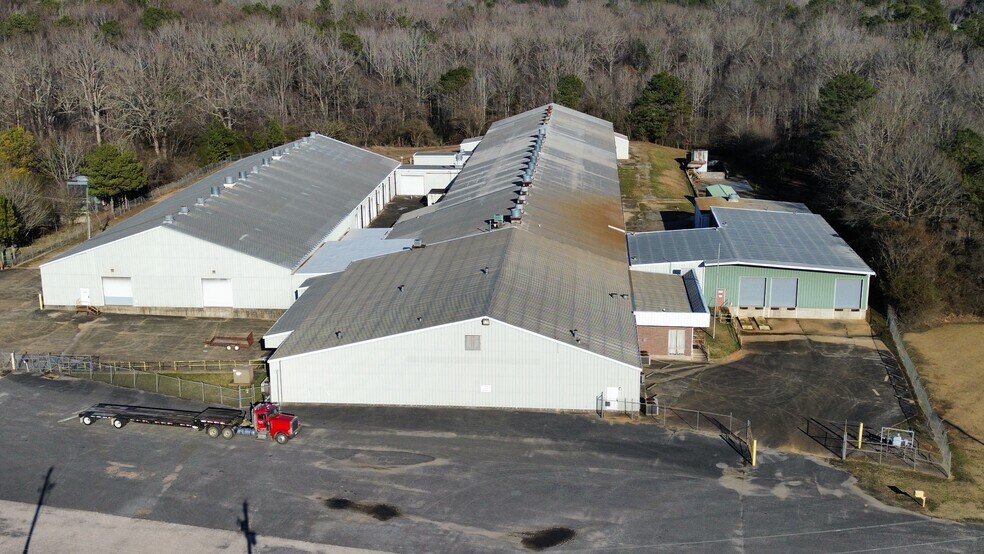 More Photos Of 1102 Highway 96, Fayette Warehouse For Lease