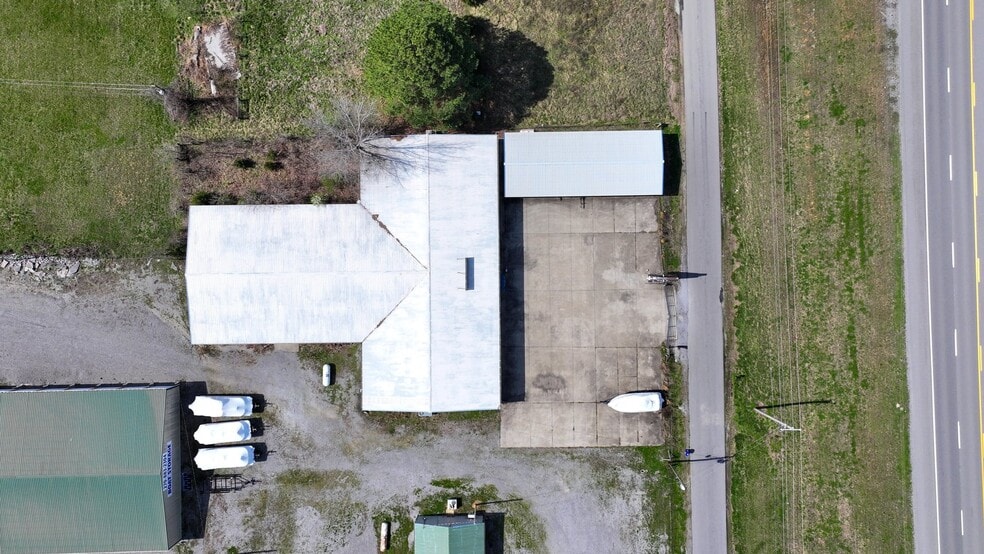 More Photos Of 211 Canton Ln, Cadiz Self Storage For Sale