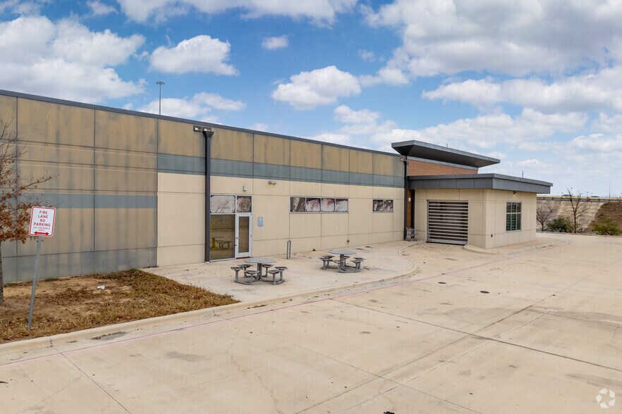 More Photos Of 8762 State Highway 151, San Antonio Auto Dealership For Sale