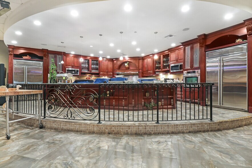 More Photos Of 4351 NE 12th Ter, Oakland Park Restaurant For Sale