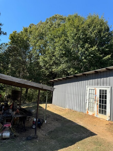 More Photos Of 820 Sligo St, Woodville Auto Repair For Sale
