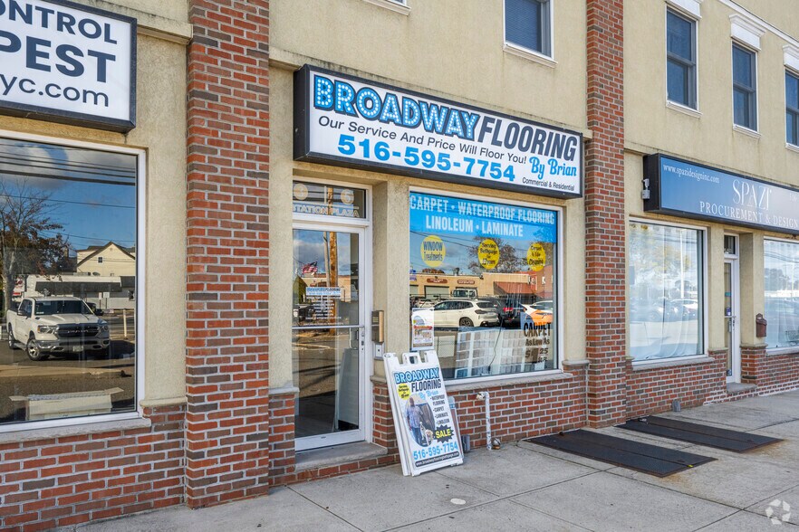 More Photos Of 5-7 Station Plz, Bethpage Storefront Retail Office For Lease
