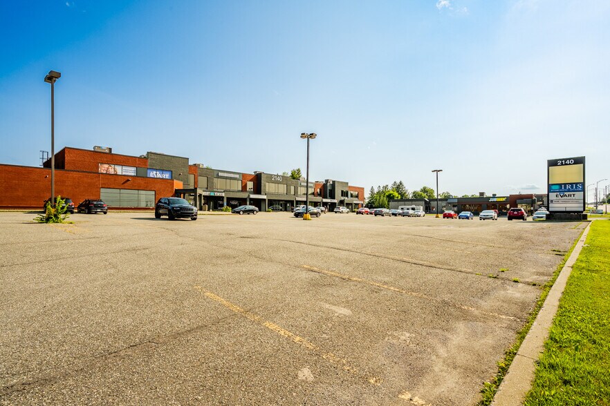 More Photos Of 2140 St King E, Sherbrooke General Retail For Lease