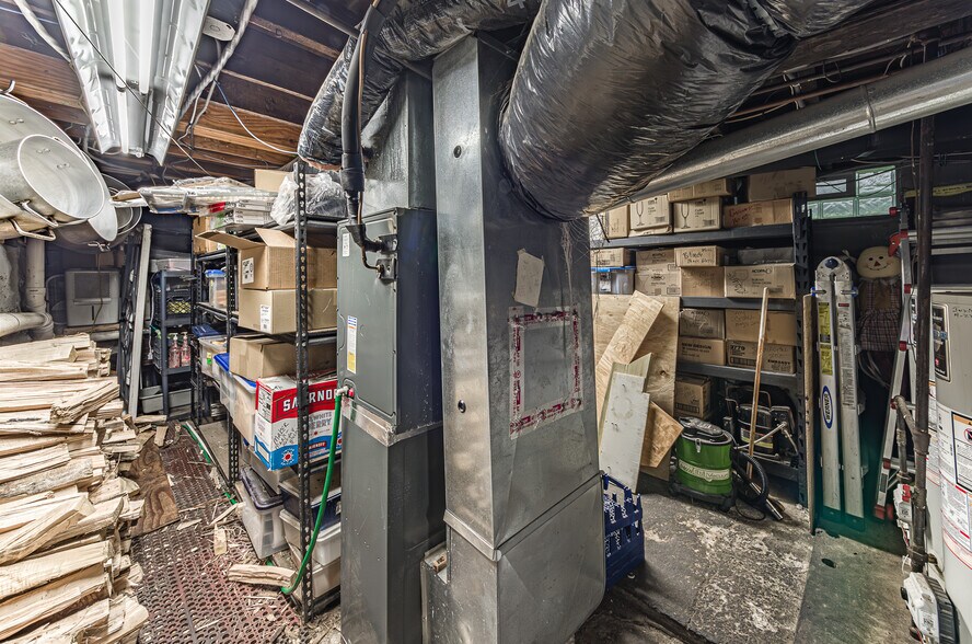 More Photos Of 99 Aurora St, Lancaster General Retail For Sale