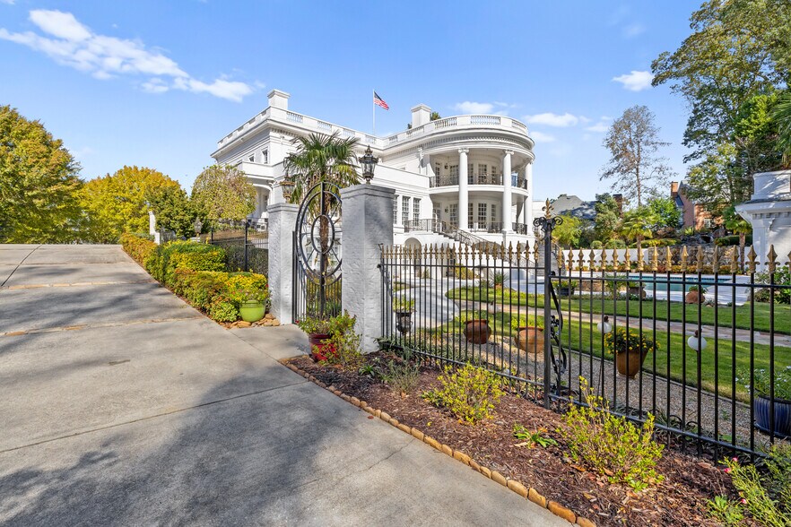 More Photos Of 3687 Briarcliff Rd NE, Atlanta Multifamily For Sale