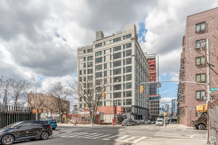 More Photos Of 475 Kent Ave, Brooklyn Apartments For Lease