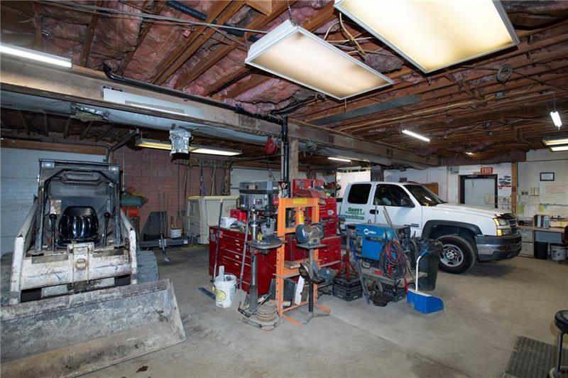 More Photos Of 1641 Saw Mill Run Blvd, Pittsburgh Light Manufacturing For Sale