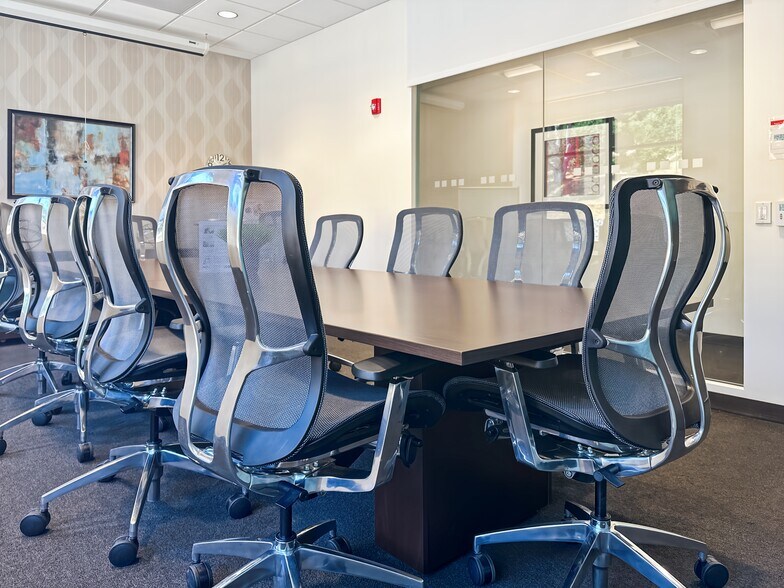 More Photos Of 7250 Redwood Blvd, Novato Office For Lease