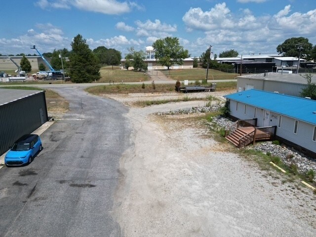 More Photos Of 6659 Denver Industrial Park Rd, Denver Service For Lease