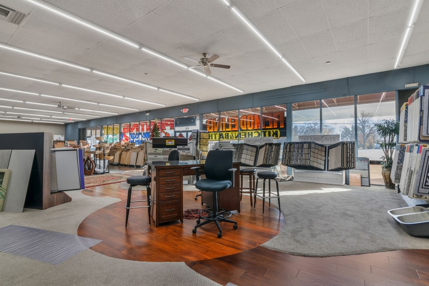 More Photos Of 8101 Grapevine Hwy, North Richland Hills Showroom For Sale