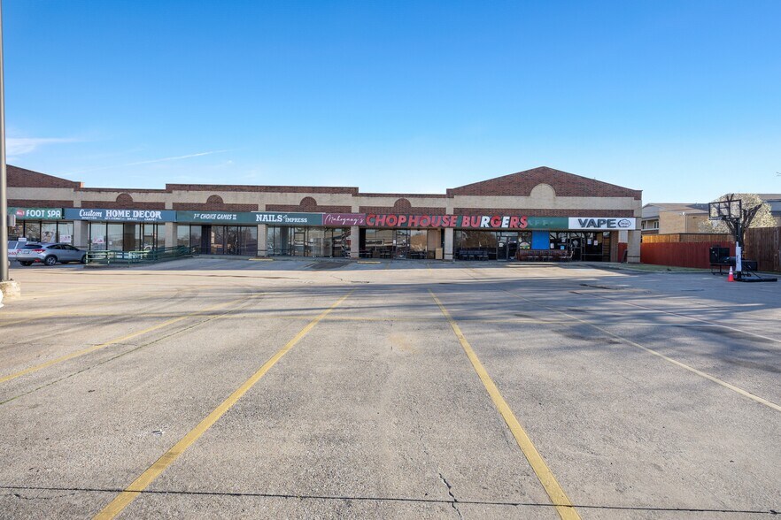 More Photos Of 1700 W Park Row Dr, Arlington Unknown For Lease