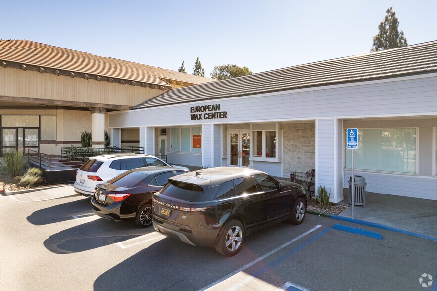 More Photos Of 1724-1772 Avenida De Los Arboles, Thousand Oaks Unknown For Lease