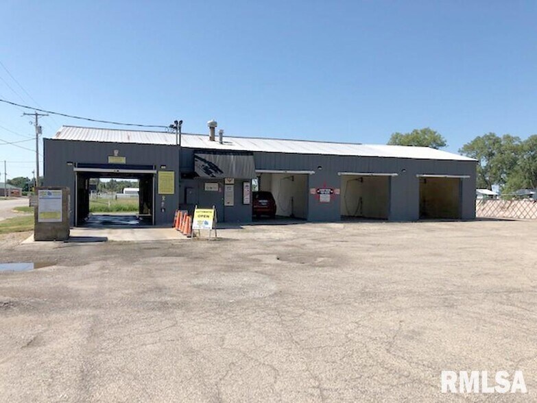 More Photos Of 1106 S Main St, Lewistown Storefront For Sale