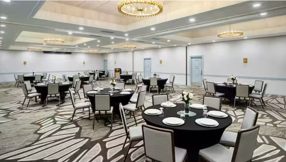 More Photos Of 651 N Winstead Ave, Rocky Mount Hotel For Sale