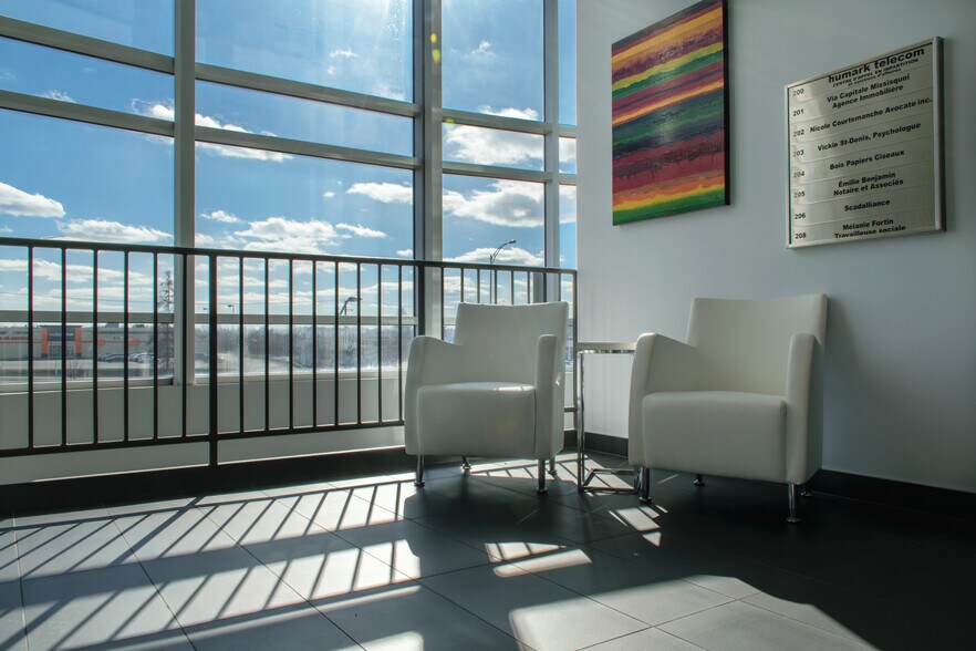 More Photos Of 145 Rue De Sherbrooke, Cowansville Office For Lease