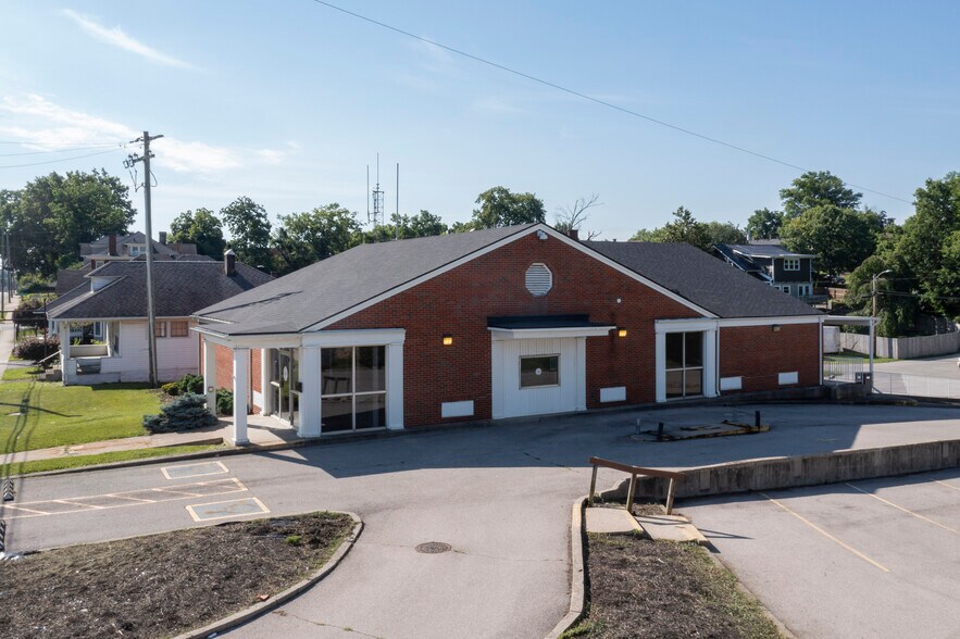 More Photos Of 308 W Lexington Ave, Winchester Office For Sale