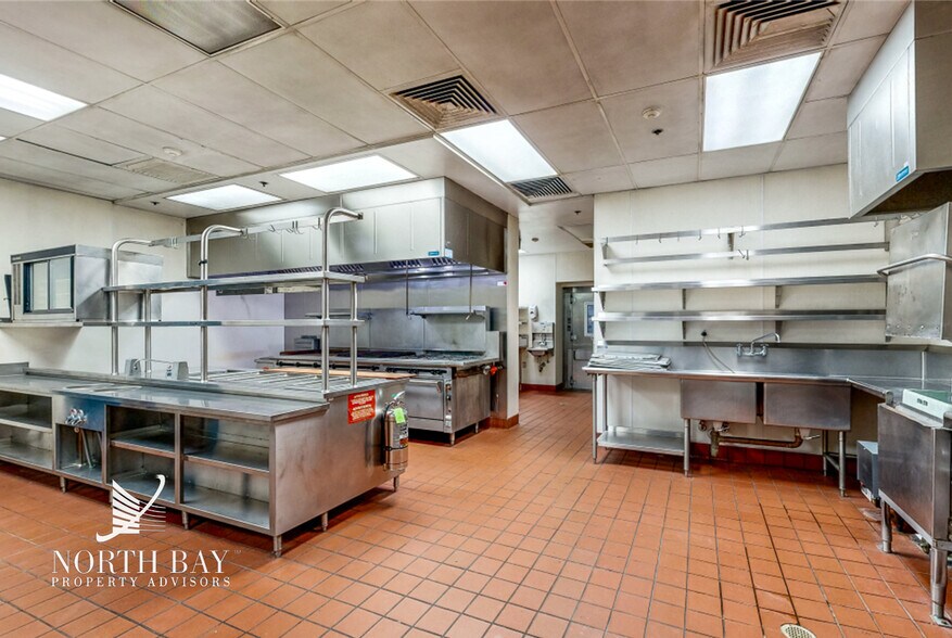 More Photos Of 991 Gordon Ln, Santa Rosa Casino For Lease