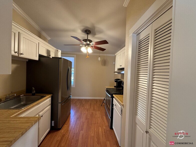 More Photos Of 39 Scenic Loop Rd, Boerne Office Residential For Lease