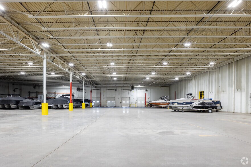 More Photos Of 8200 Ridgefield Rd, Crystal Lake Manufacturing For Sale