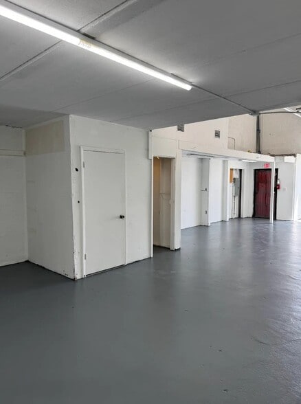 More Photos Of 750 NW 107th St, Miami Warehouse For Lease