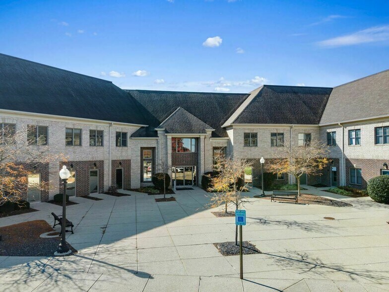 More Photos Of 10412 Allisonville Rd, Fishers Office For Sale