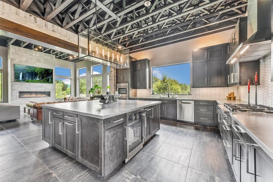 More Photos Of 316 Morningside Dr, Friendswood Loft Creative Space For Sale