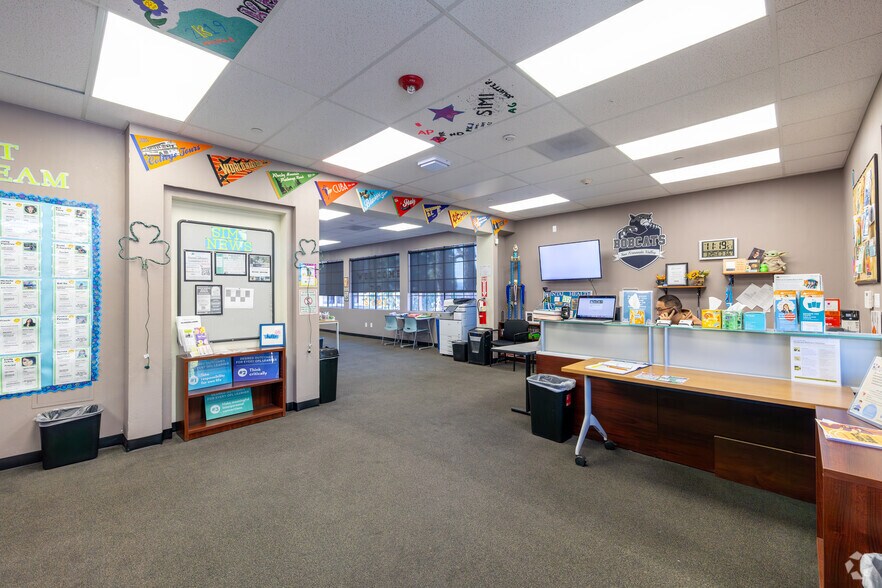 More Photos Of 2585 Cochran St, Simi Valley Freestanding For Sale