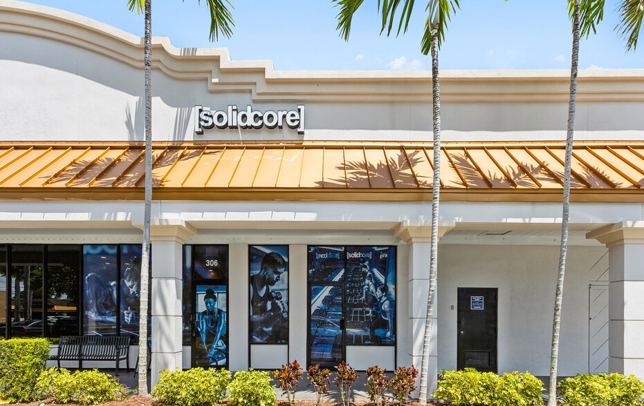 More Photos Of 2200-2222 Glades Rd, Boca Raton Unknown For Lease