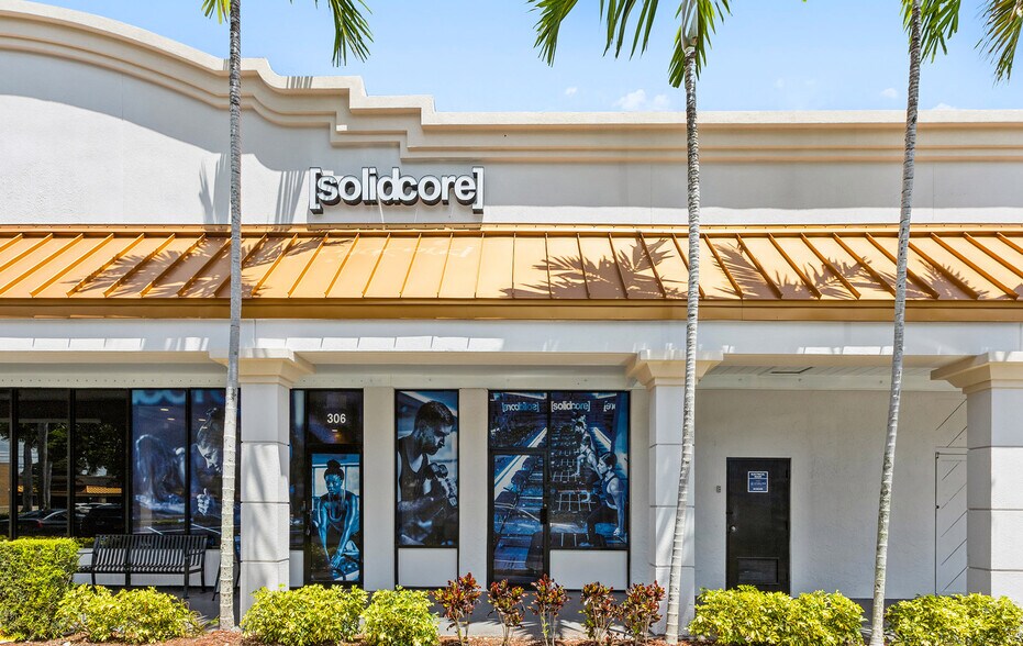 More Photos Of 2200-2222 Glades Rd, Boca Raton Unknown For Lease