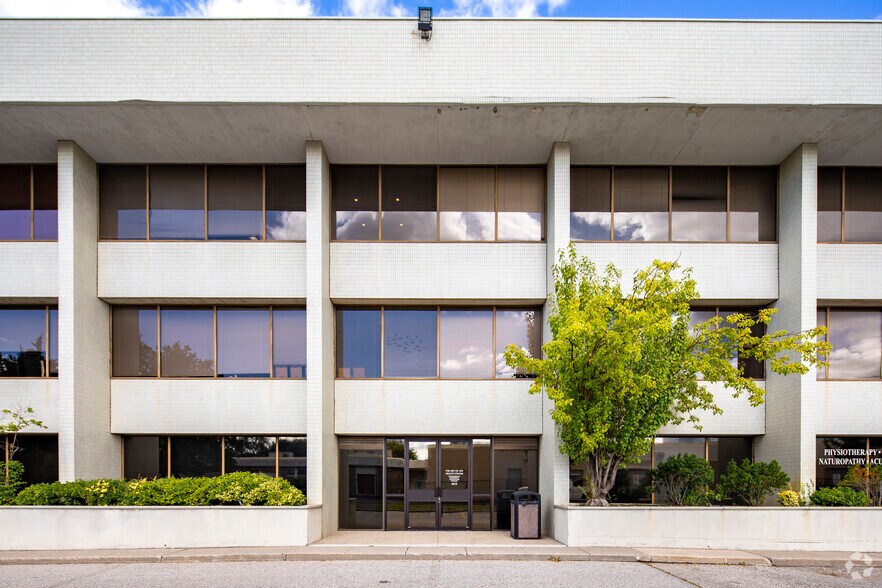 More Photos Of 885 Don Mills Rd, Toronto Office For Lease