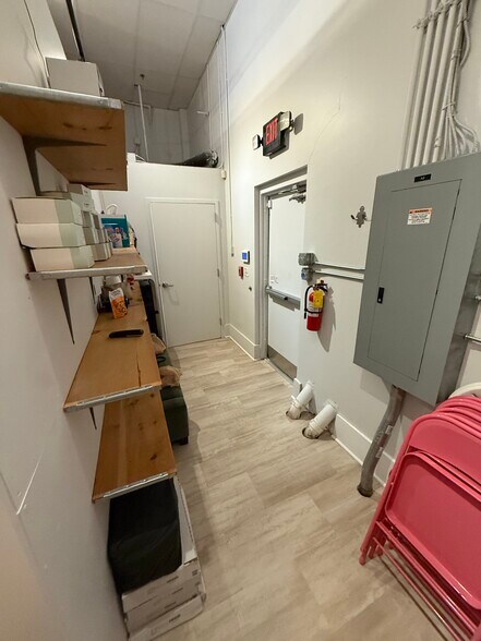 More Photos Of 310 Town Center Ave, Suwanee Storefront Retail Office For Lease