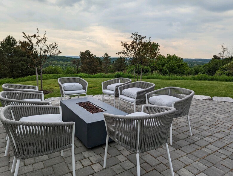 More Photos Of 295 Woodcliff Dr, Fairport Unknown For Lease