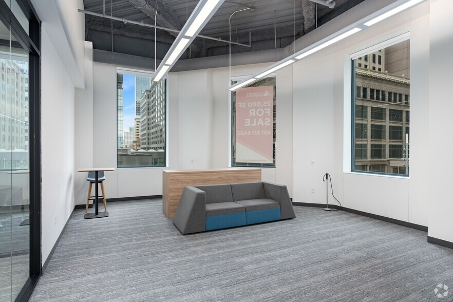 More Photos Of 651 Nicollet Mall, Minneapolis Office For Sale
