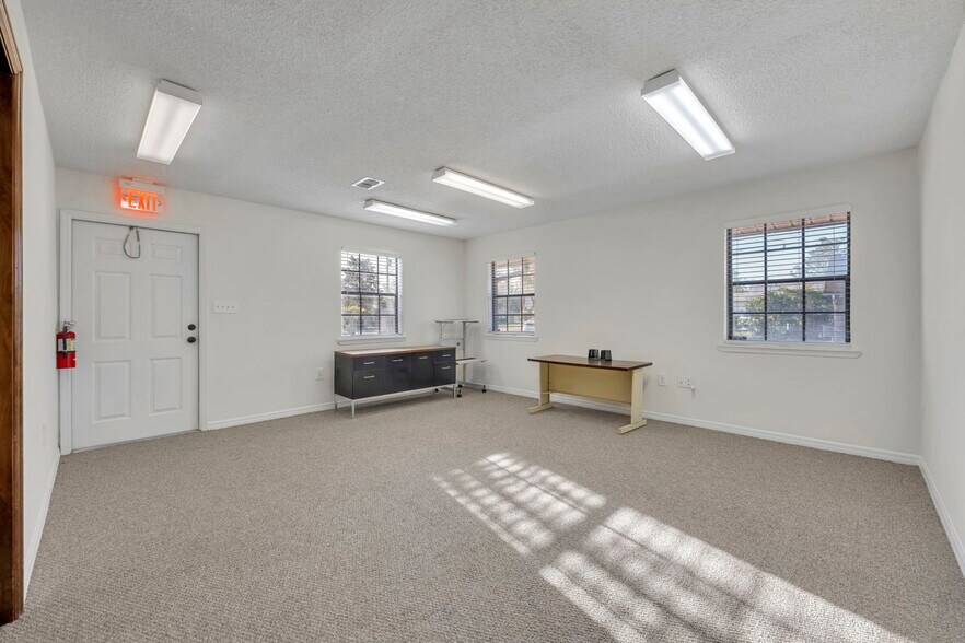 More Photos Of 420 Lake Howell Rd, Maitland Office For Lease