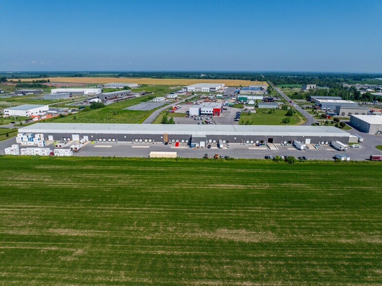 More Photos Of 379B Corduroy Rd, Ottawa Warehouse For Lease