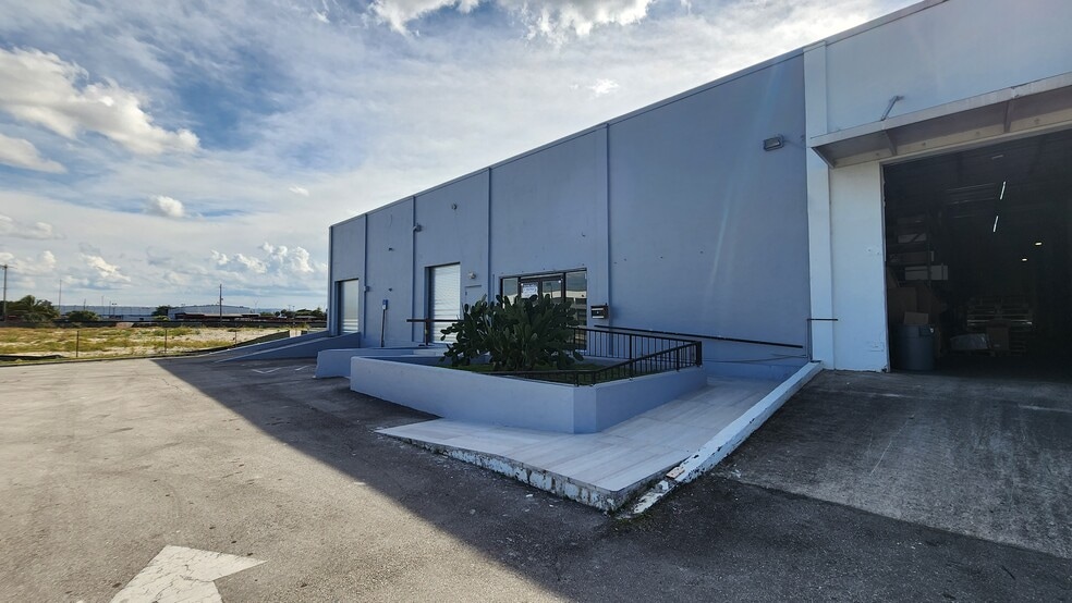 More Photos Of 7890 NW 34th St, Miami Warehouse For Lease