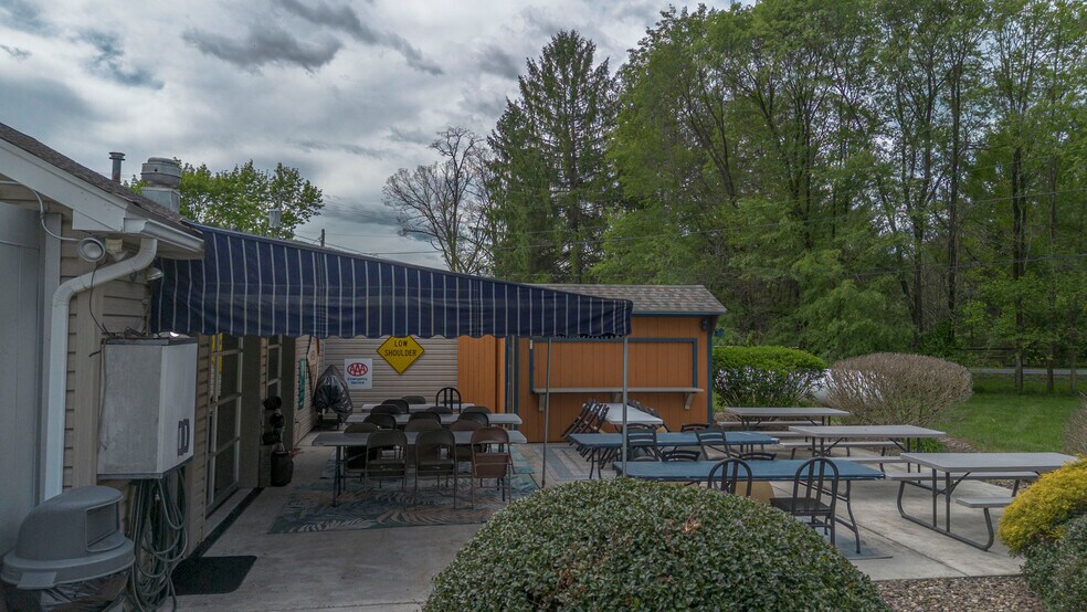 More Photos Of 13524 S Eagle Valley Rd, Tyrone Restaurant For Sale