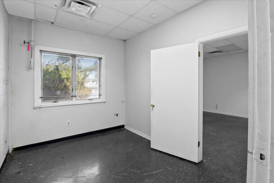 More Photos Of 148 Beverly Rancocas Rd, Willingboro Warehouse For Sale