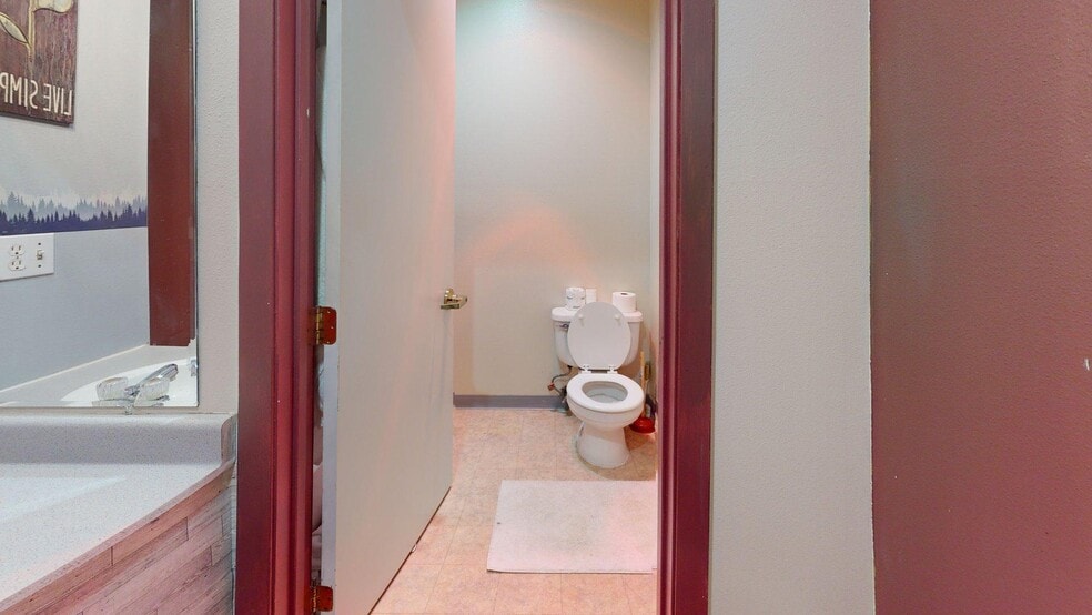 More Photos Of 414 N Park St, Chewelah Hotel For Sale