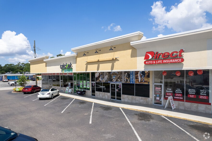 More Photos Of 5839-5909 University Blvd W, Jacksonville Storefront For Lease