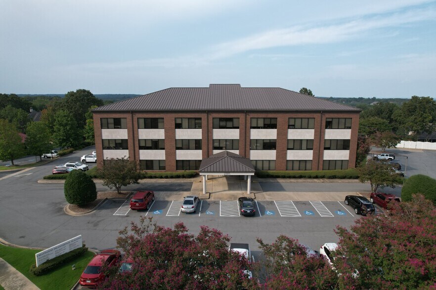 More Photos Of 2501 Crestwood Rd, North Little Rock Medical For Sale