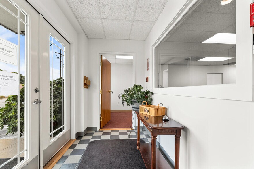 More Photos Of 30 Ray Ave, Burlington Light Distribution For Lease