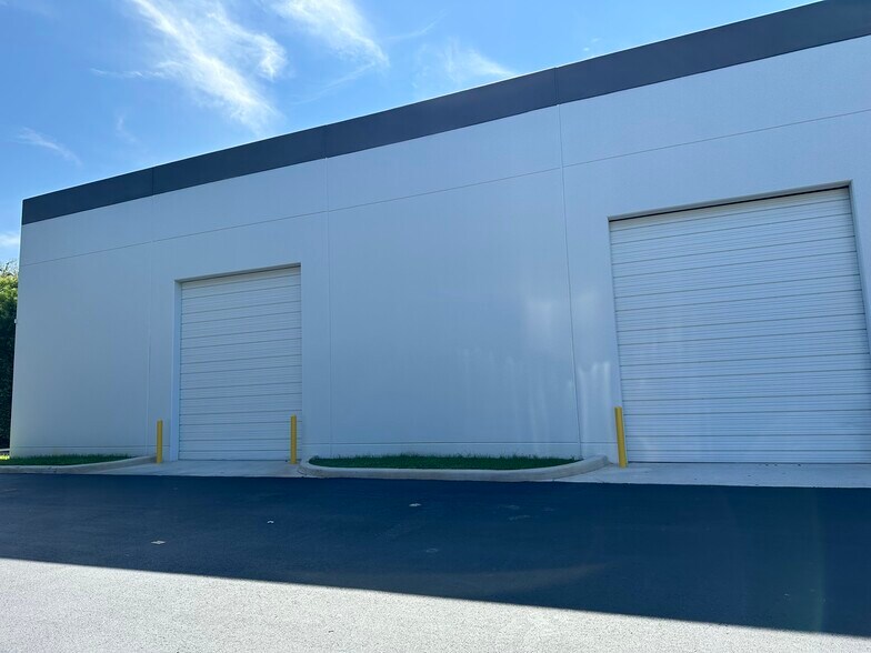 More Photos Of 4935 Park Ridge Blvd, Boynton Beach Warehouse For Lease