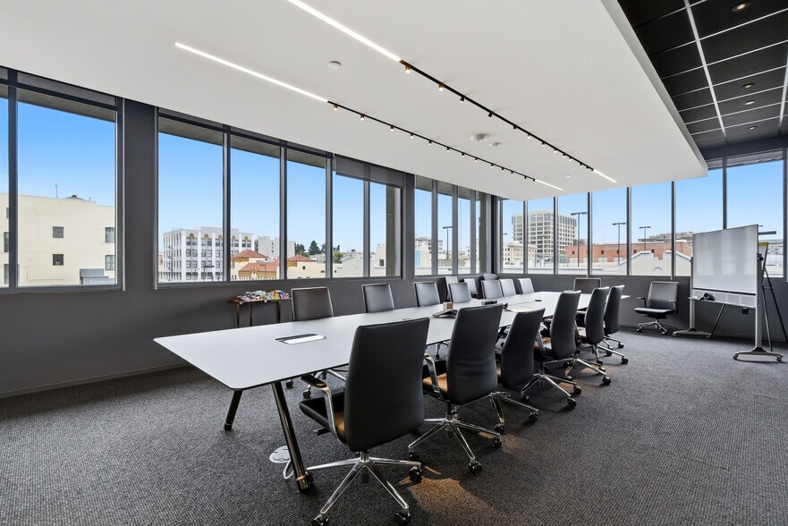 More Photos Of 33 S Fair Oaks Ave, Pasadena Office For Sale