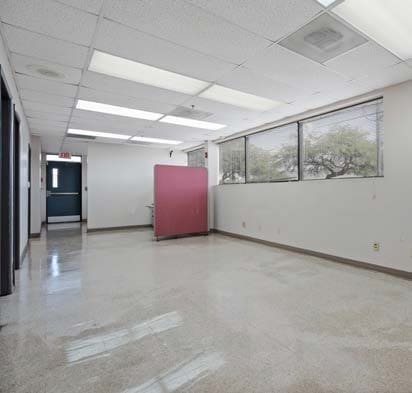 More Photos Of 6270 S Country Club Rd, Tucson Manufacturing For Sale