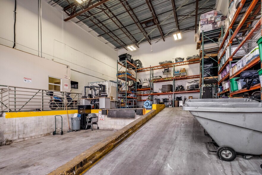 More Photos Of 7620 NW 25th St, Miami Distribution For Lease