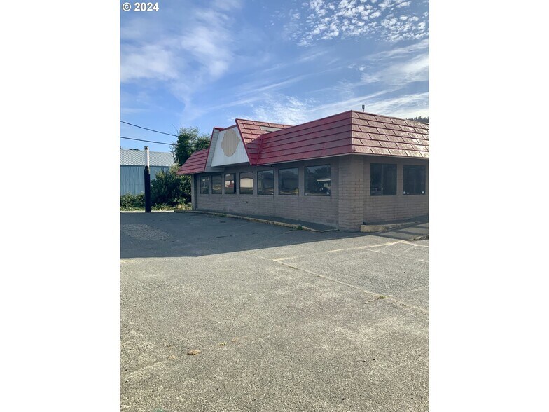 More Photos Of 29565 Ellensburg Ave, Gold Beach Fast Food For Sale